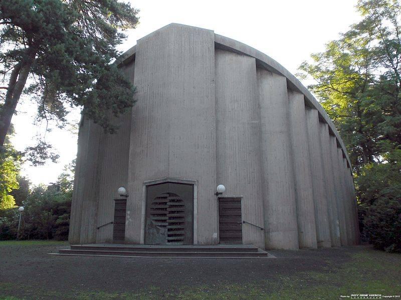 Frontansicht St. Albertus Magnus