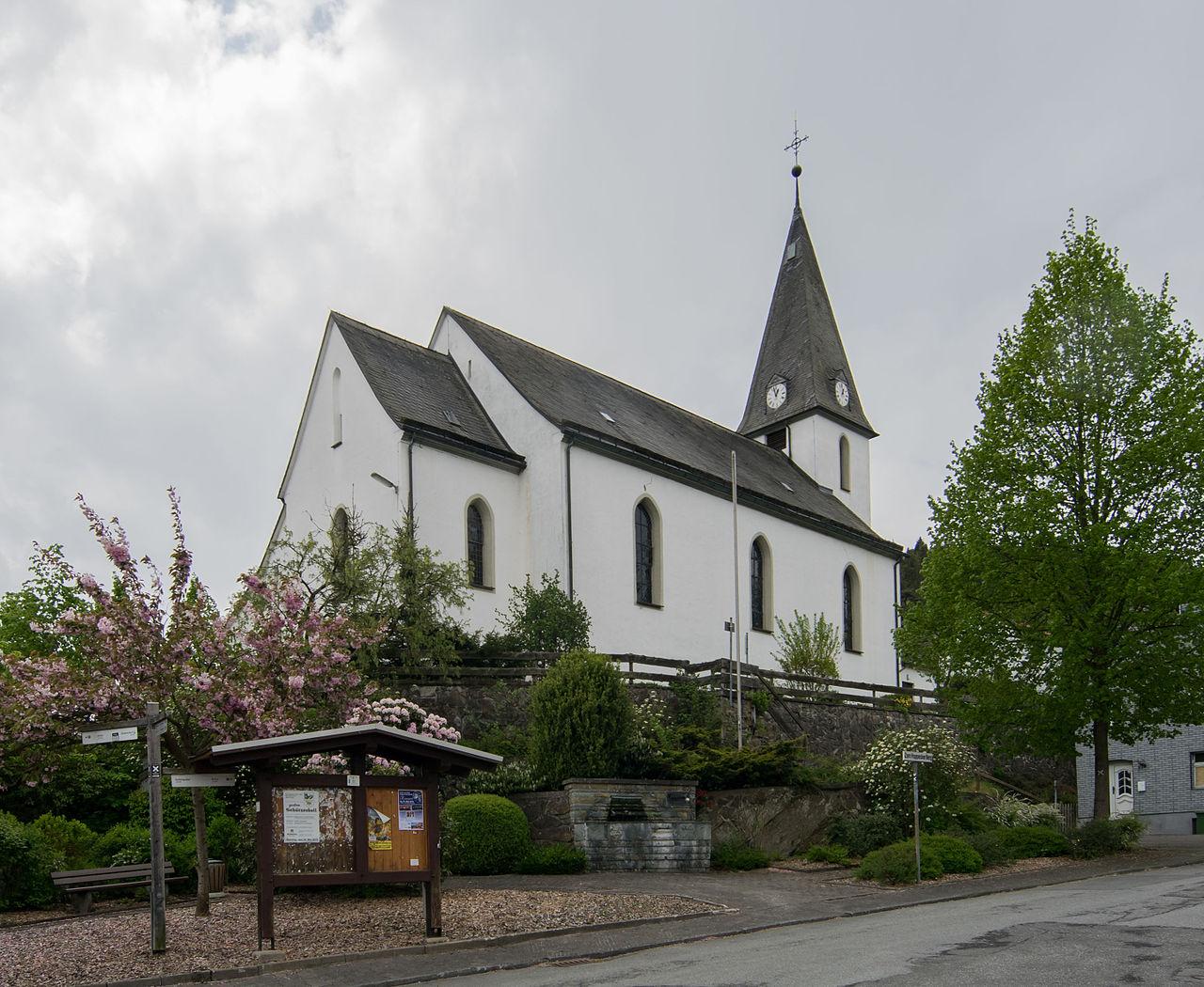 Außenansicht mit Blick auf den Chor