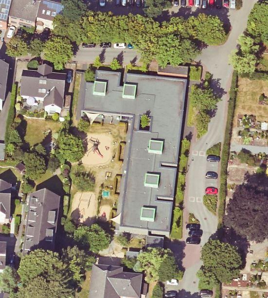 Schrägluftbild von Osten, Kath. Kindergarten Heilig Geist Dinslaken-Hiesfeld