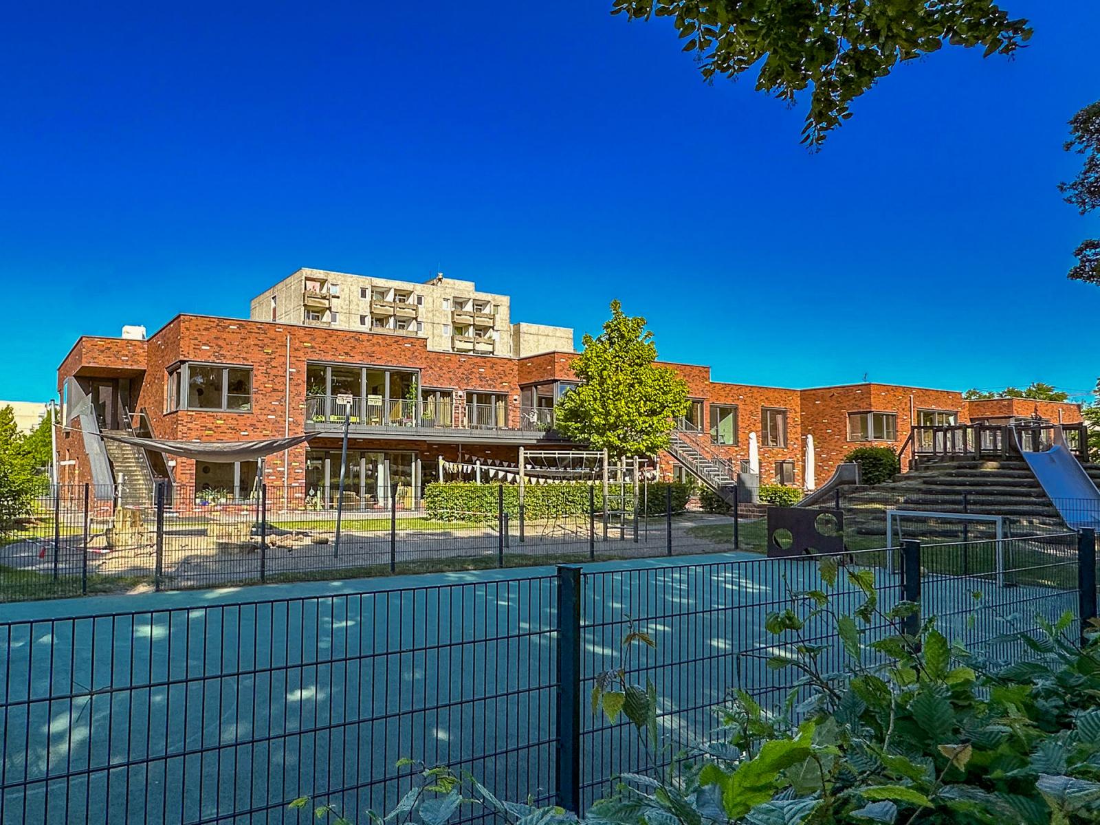 Außenansicht Gartenseite Kita Uniklinik Münster