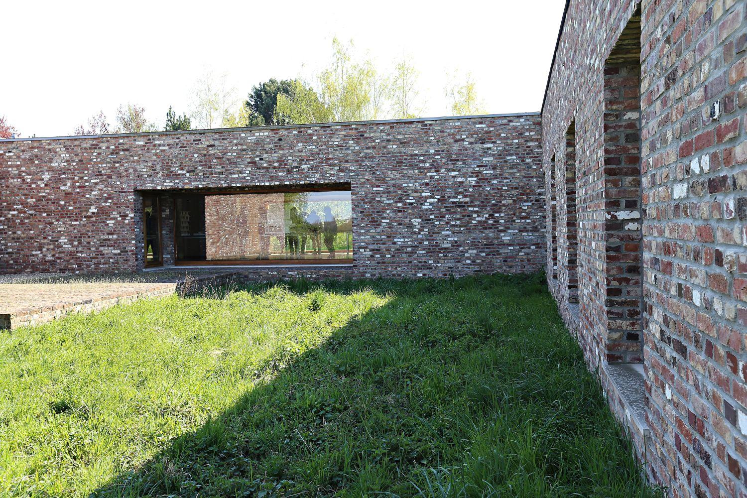 Innenhof des Siza-Pavillons