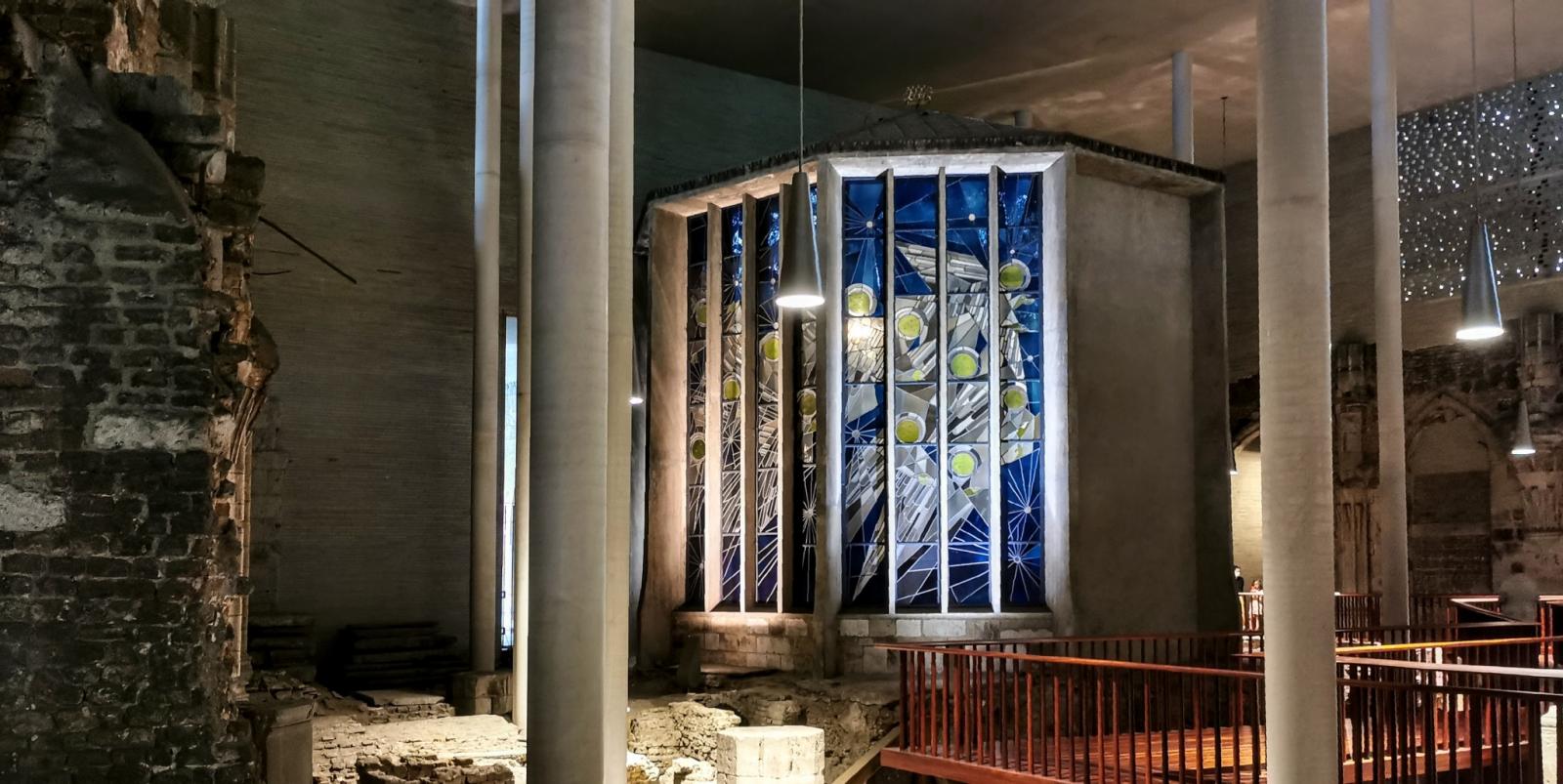Ausgrabungen mit Kapelle Madonna in den Trümmern