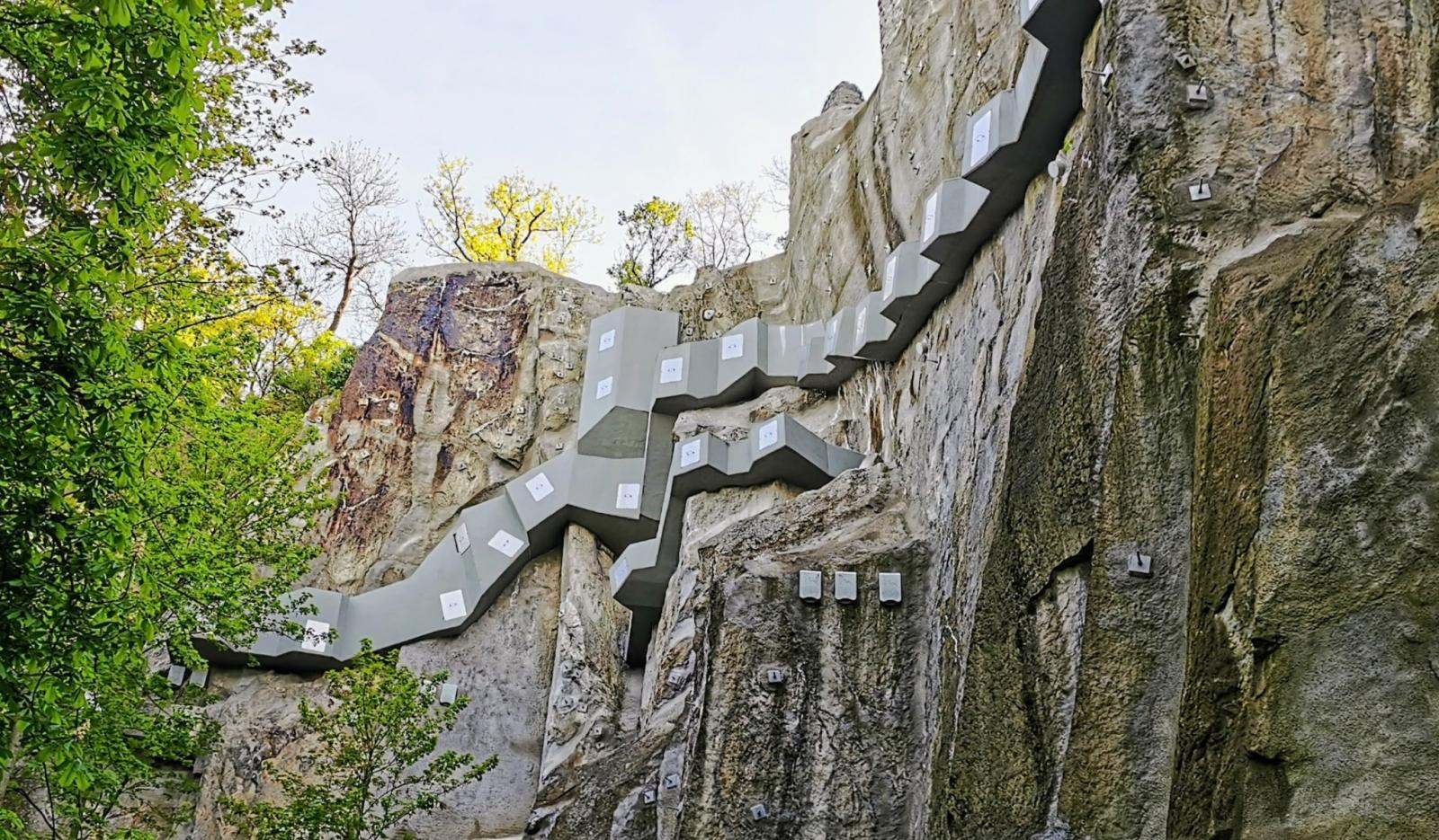 Konstruktive Sicherung an der Burgruine Drachenfels
