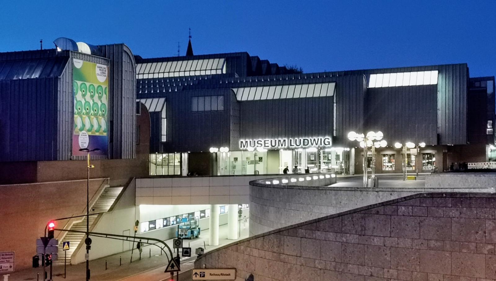 Ansicht Museum Ludwig von Norden aus Richtung Hauptbahnhof
