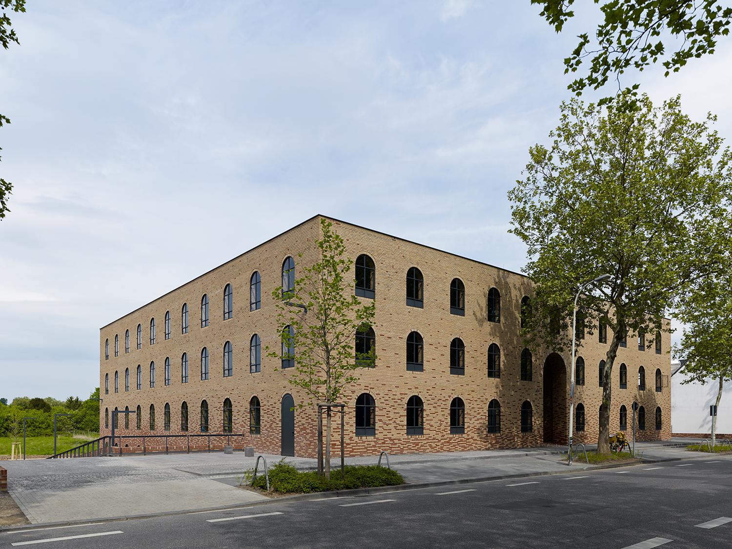 Studentenwohnheim ROM.HOF, Straßenperspektive