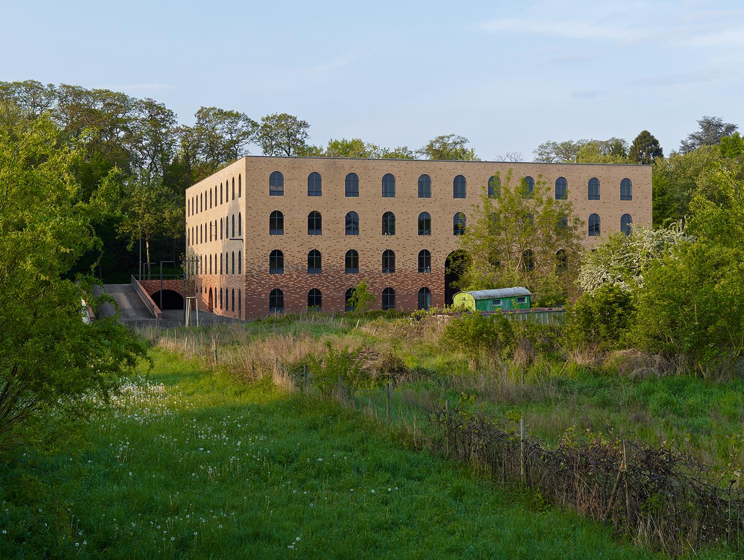 Studentenwohnheim ROM.HOF, Rückansicht, Farbverlauf Fassadenklinker
