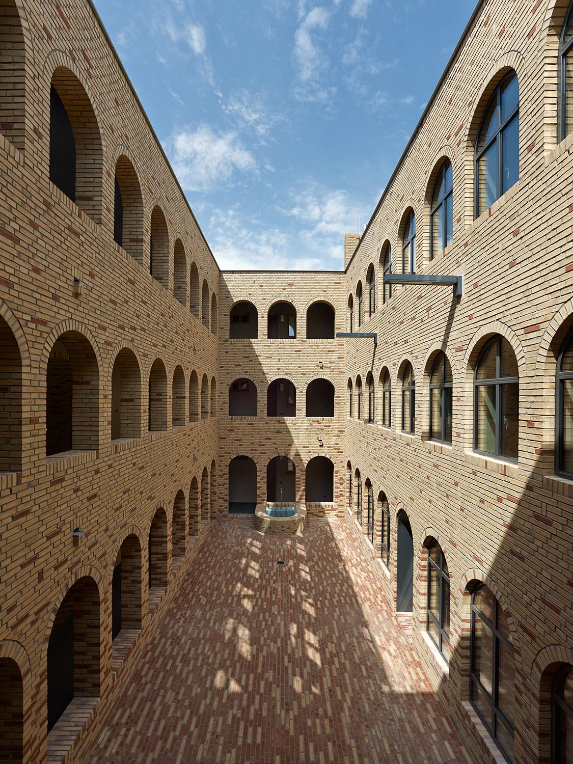 Studentenwohnheim ROM.HOF, Innenhof