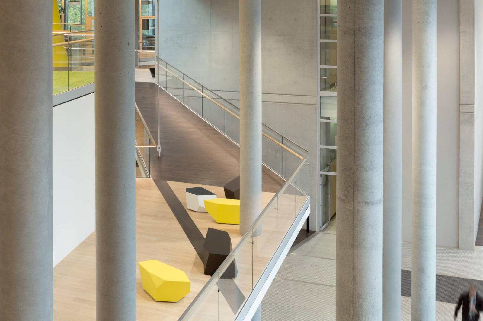 Stützen im Foyer
