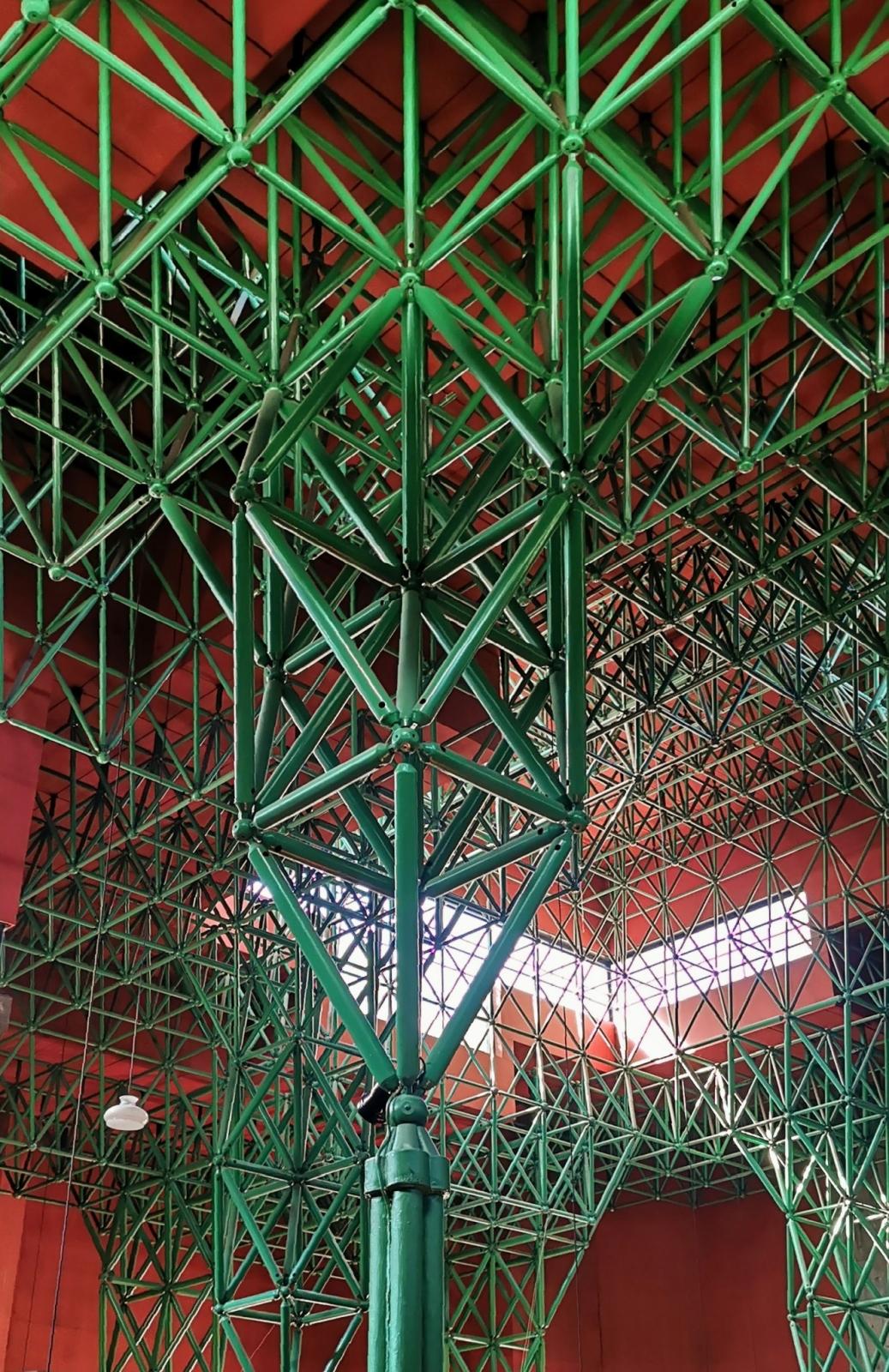 Raumfachwerk in der Heilig Geist Kirche Erkrath