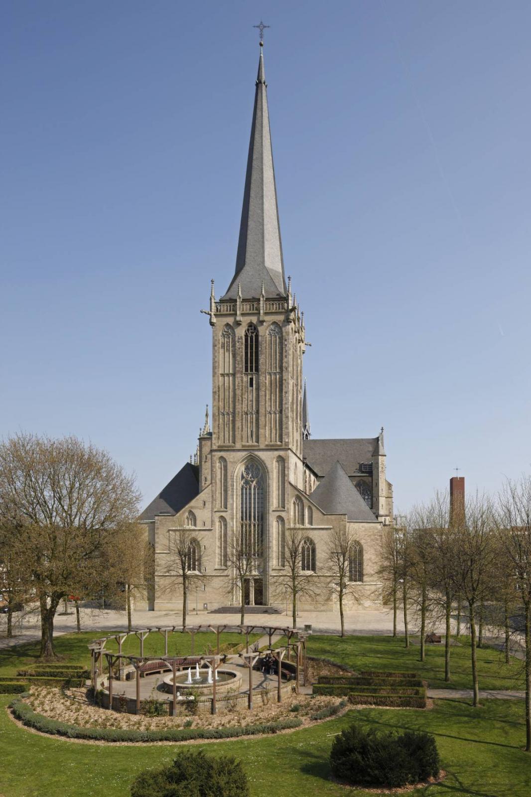 Westfassade des Willibrordi-Doms in Wesel