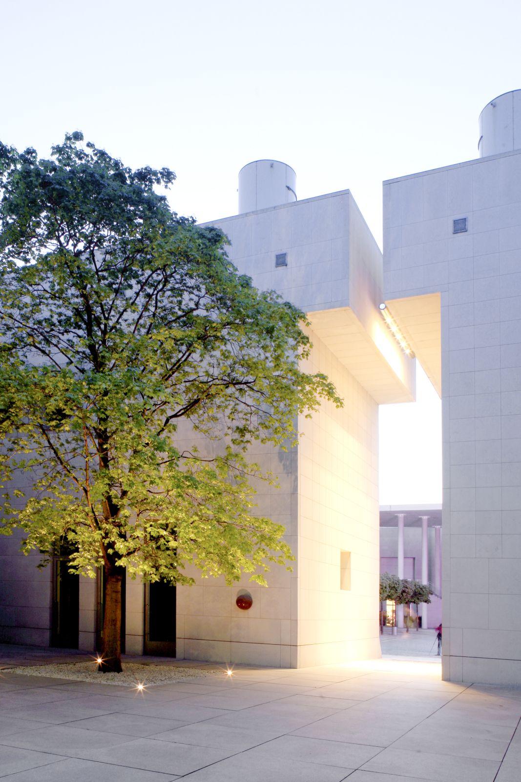 Eingangsbereich der Kunst- und Ausstellungshalle