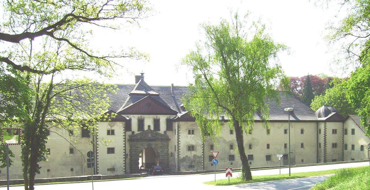 Blick auf die barocke Vorburg