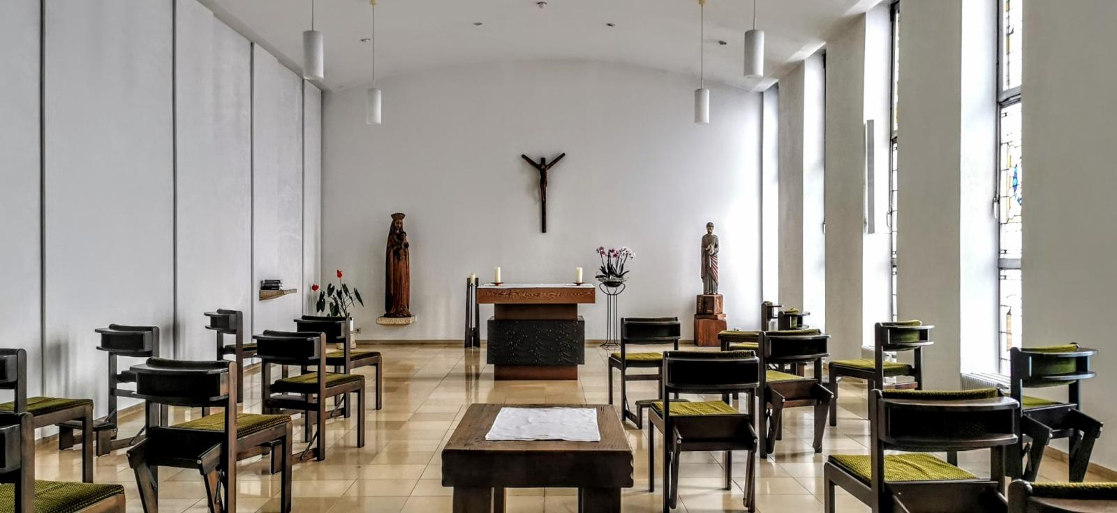Blick in die Seitenkapelle 
