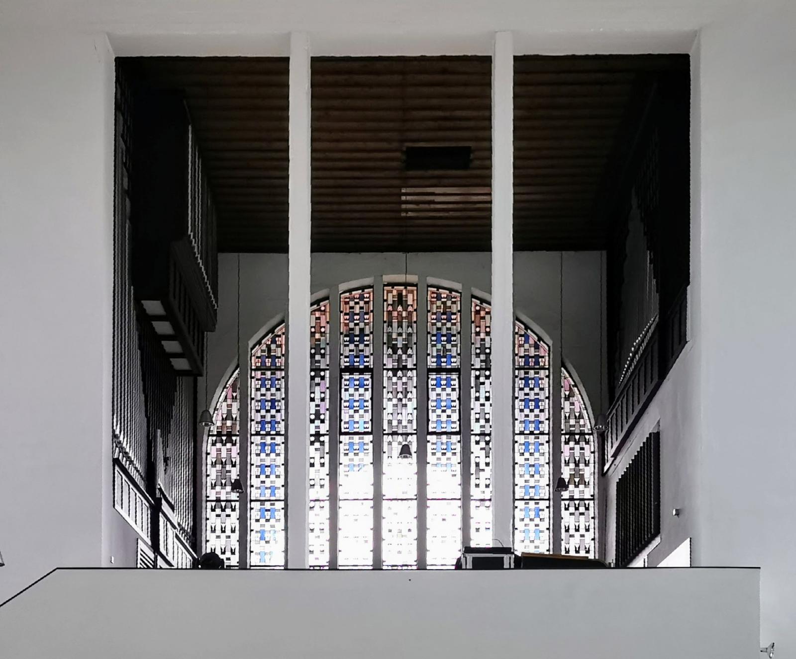 Rundbogenfenster von innen