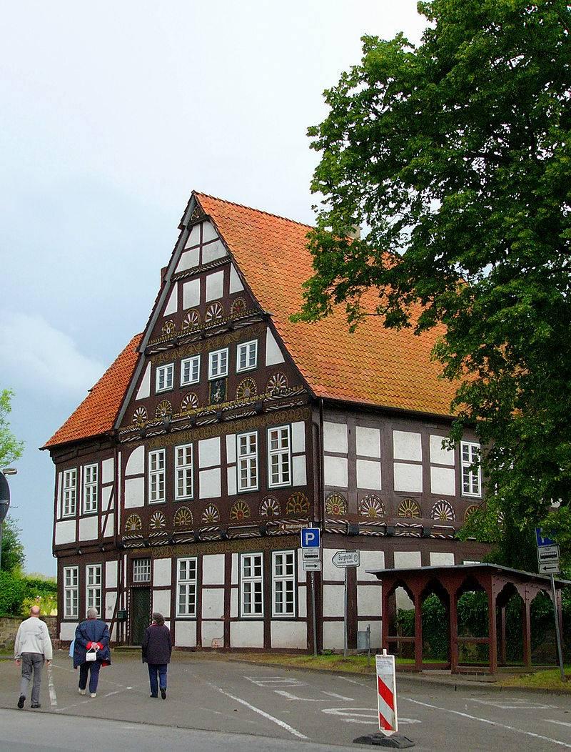 Altes Amtshaus im historischen Stadtkern von Blomberg