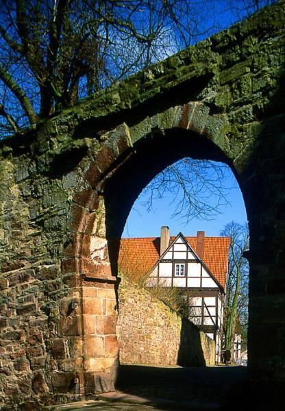 An der Burgmauer von Blomberg