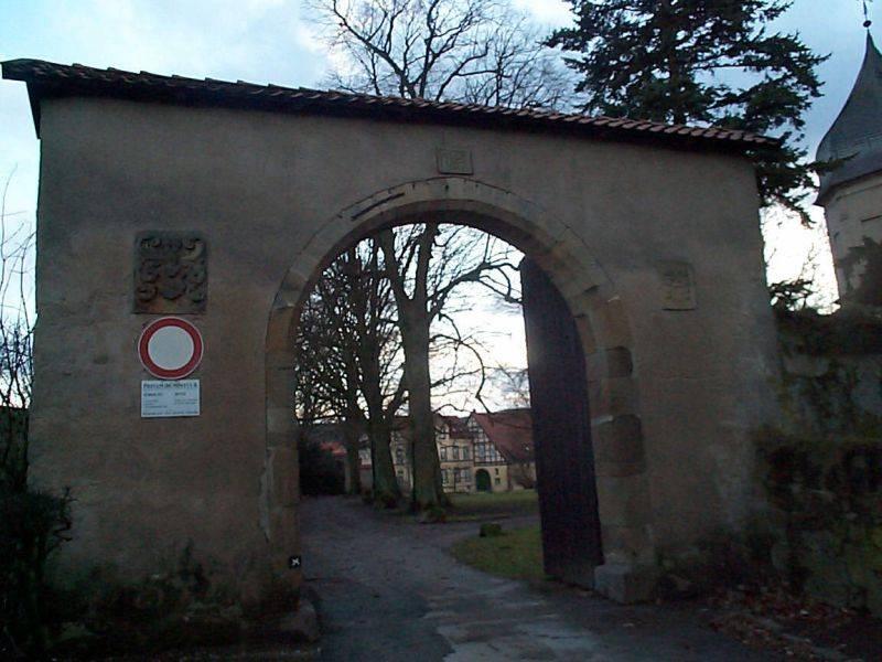 Torbogen aus dem Jahr 1577
