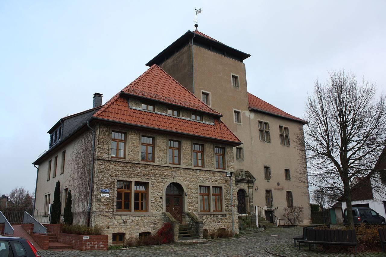 Burg Horn mit Polizeistation im Ostflügel