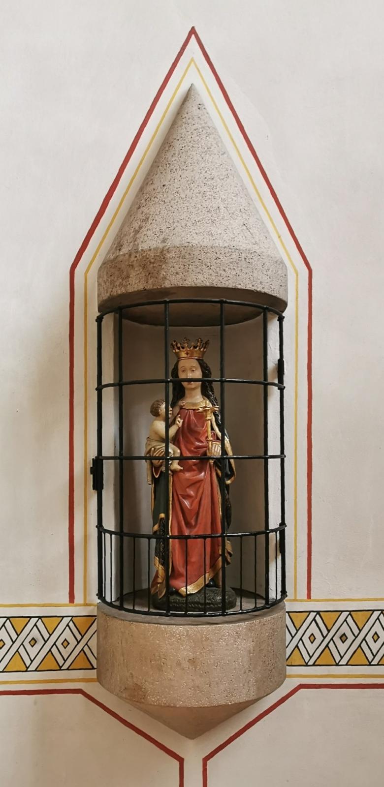 Madonnenfigur in St.-Georg
