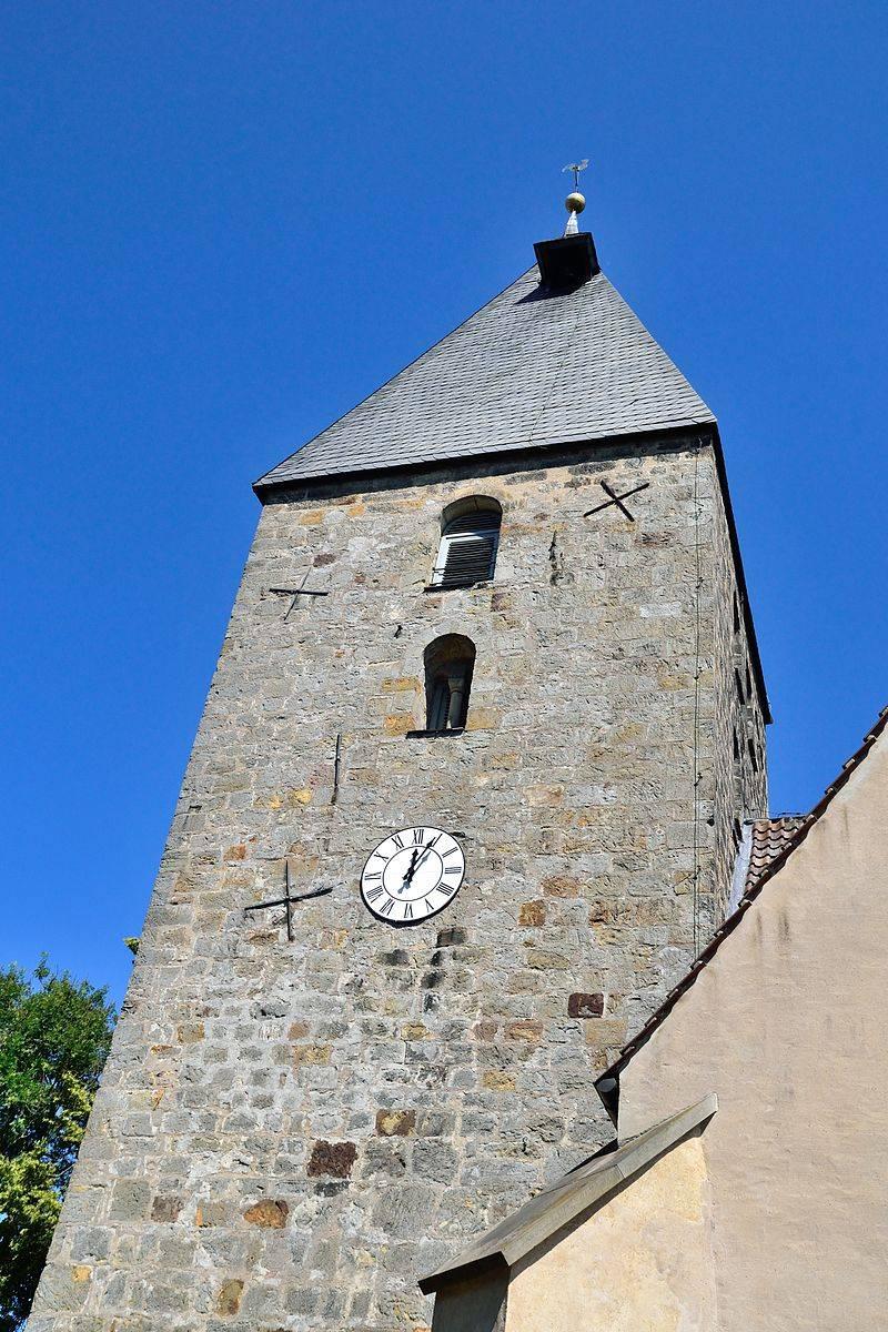 Unverputzter Westturm