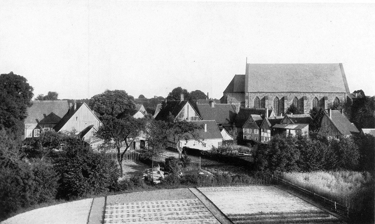 St. Lucia 1896 noch ohne Turm, vom Neubau des Krankenhauses aus gesehen