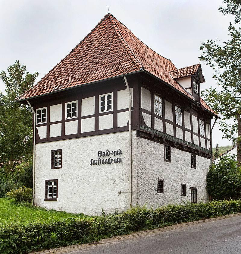 Wald- und Forstmuseum Heidelbeck, Westseite
