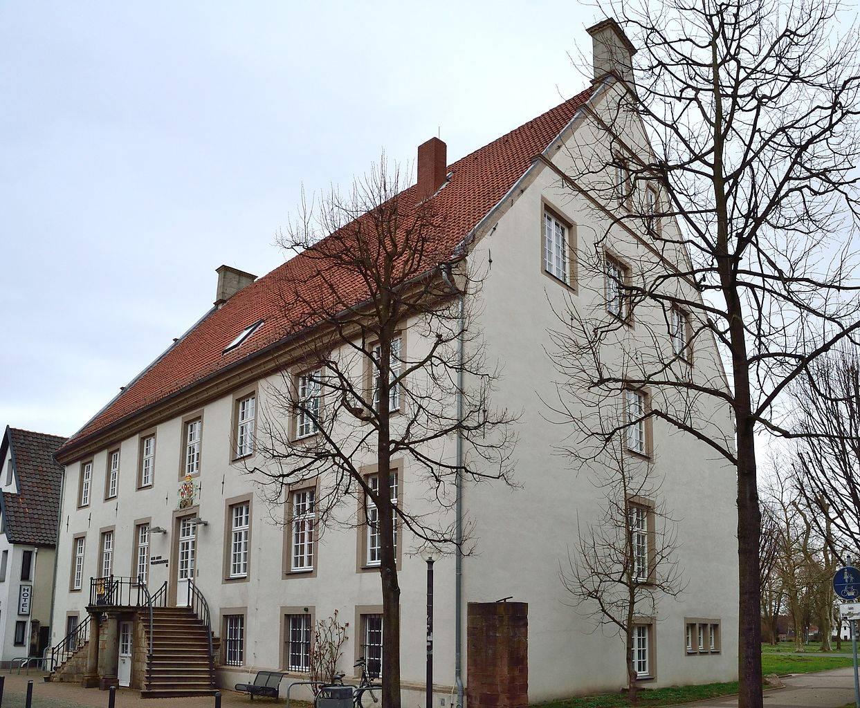 Ehem. Annenhof, Eingangsfront