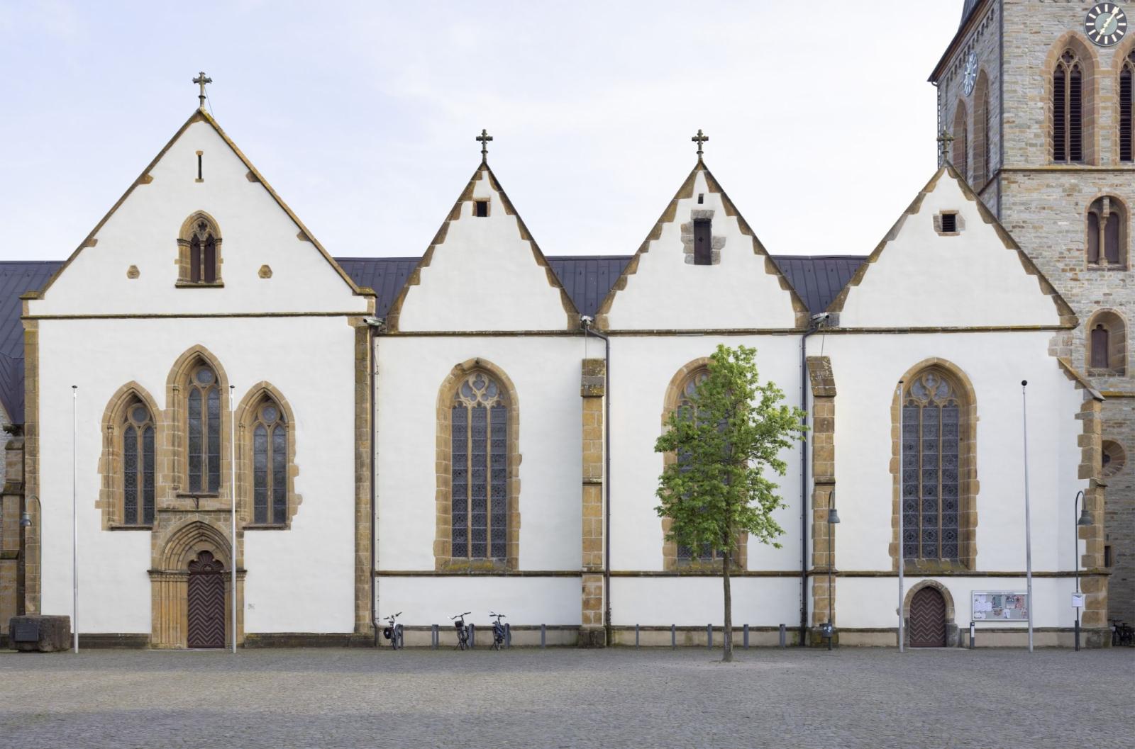 Nördliche Giebelansicht der Seitenschiffe und Querhaus