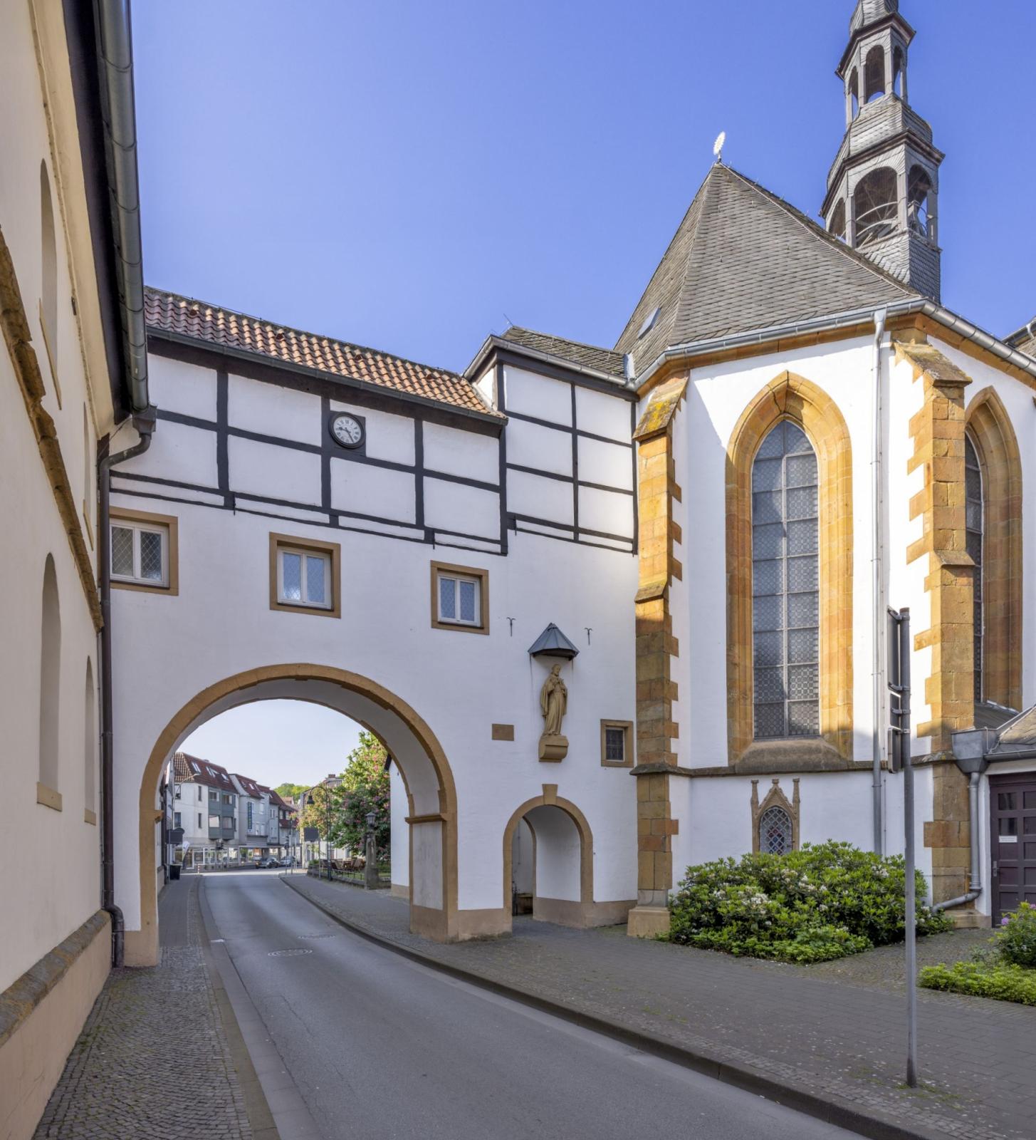 Verbindungsbogen zwischen Kloster und Kirche