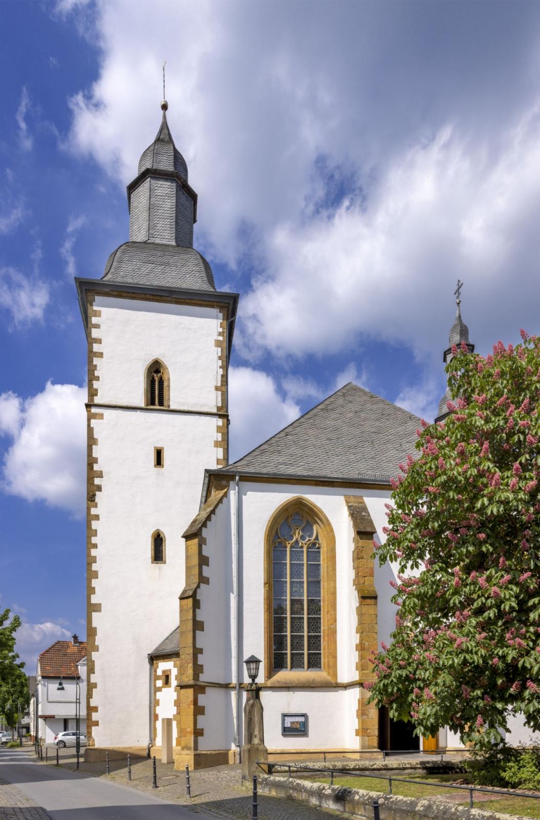 St. Marien mit Turm von Süden