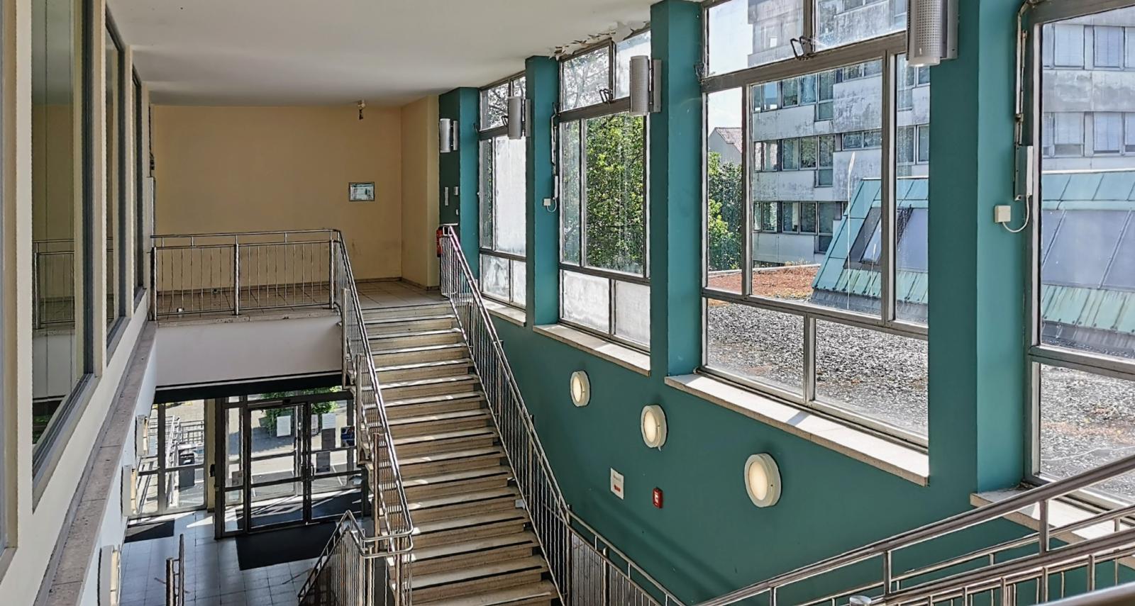 Juridicum Bonn, Blick aus dem Treppenhaus