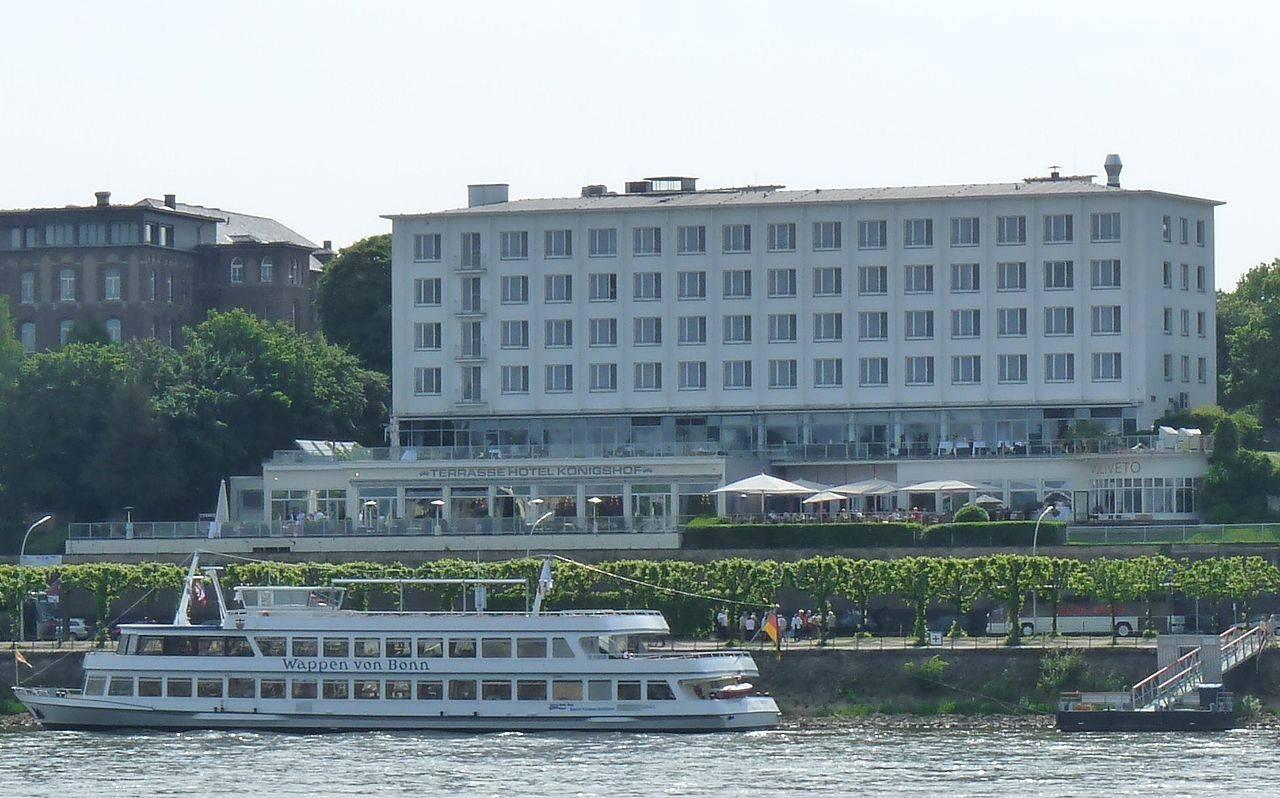 Hotel Königshof von der Rheinseite