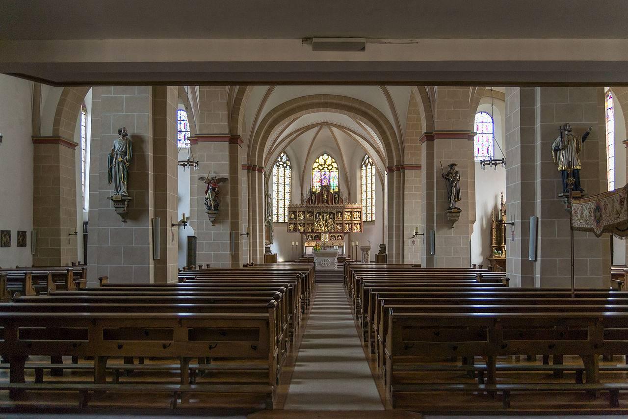 Blick in den Innenraum der Kirche