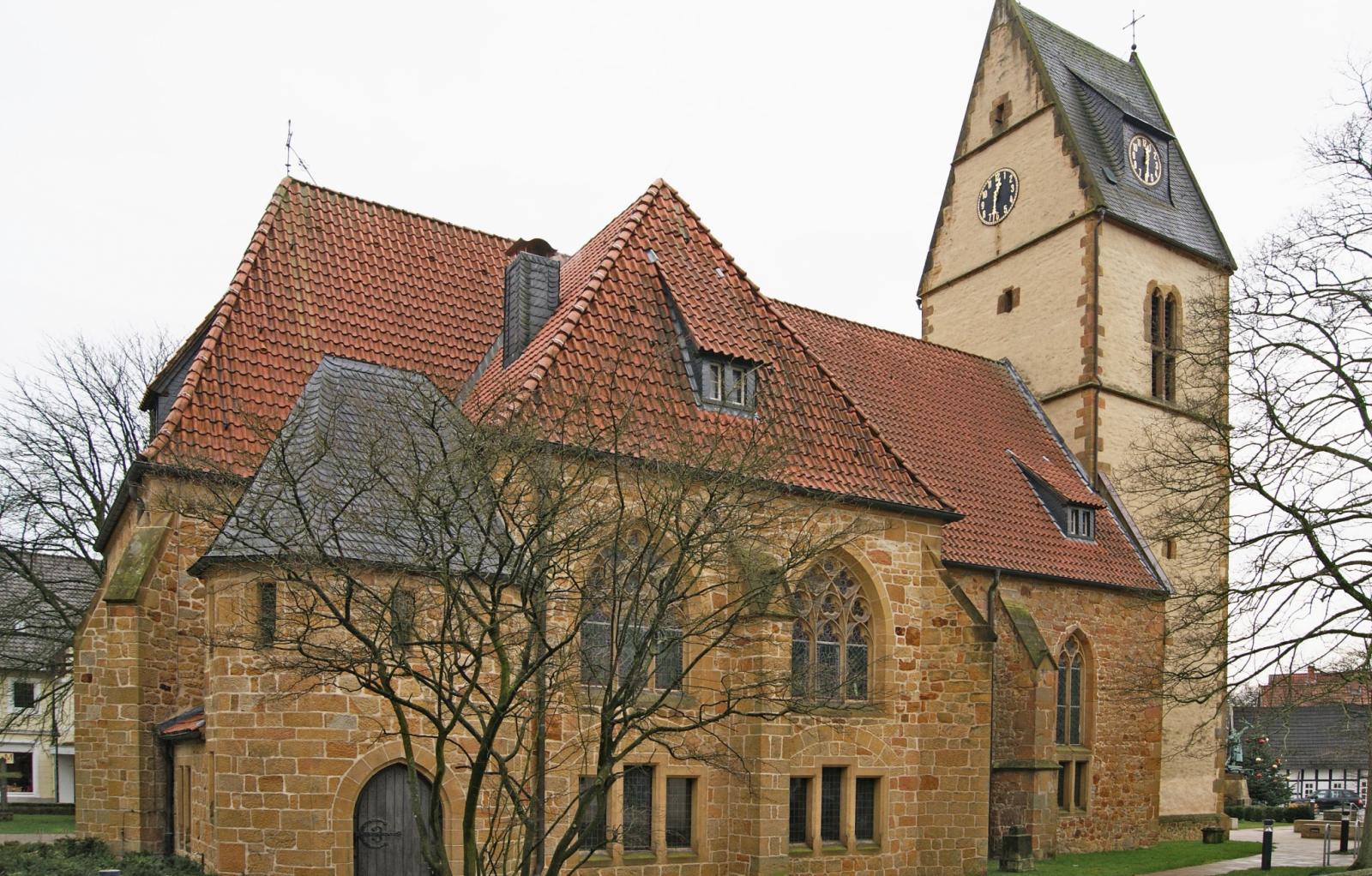 Ansicht von der Seite mit Blick auf das Langhaus