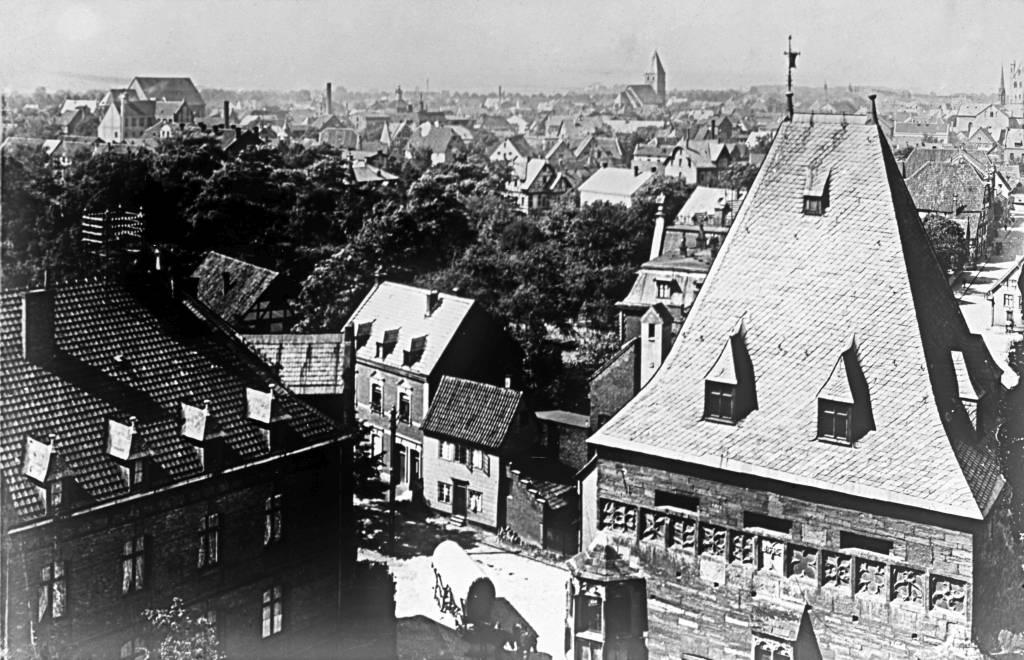 Blick über Soest und auf das Osthofentor um 1910