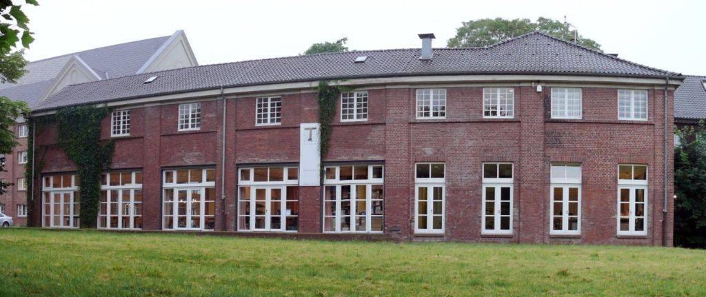 Ehemaliges Verwaltungsgebäude der der Zeche Rheinelbe, jetzt Sitz der Kultur Ruhr GmbH