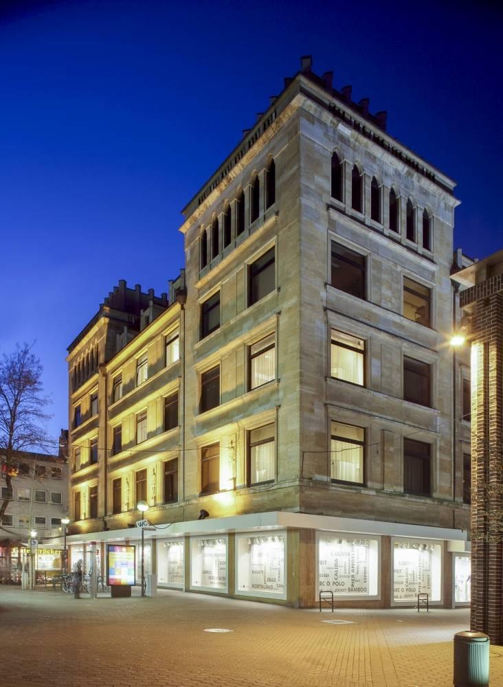Kaufhaus Weiser bei Nacht