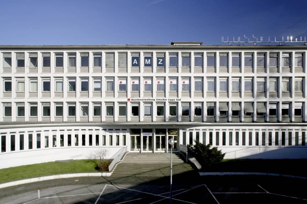 das ehemalige Verwaltungsgebäude der Thyssen Draht AG