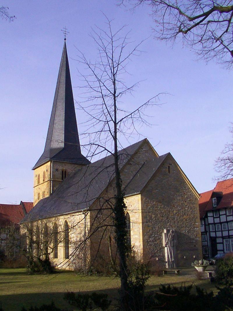 Apostelkirche auf dem Kirchplatz