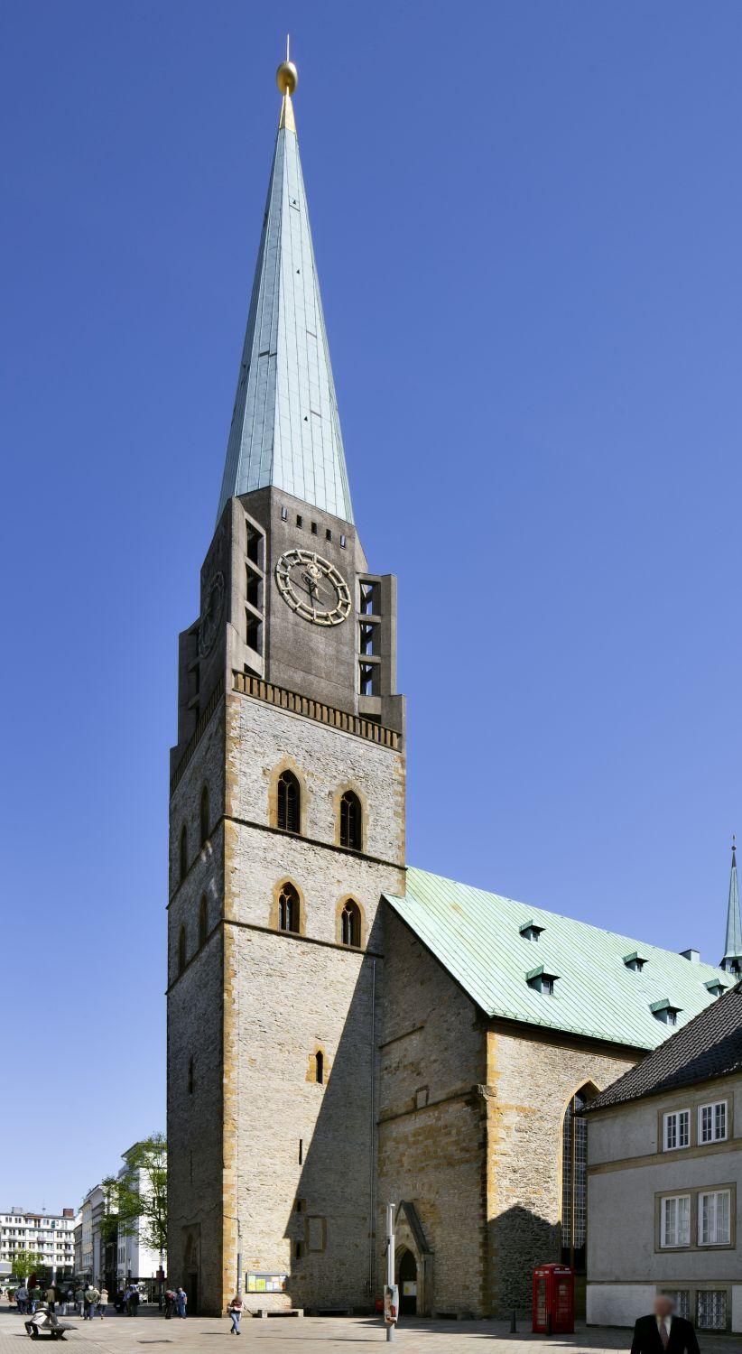 Altstädter Nicolaikirche mit Turm