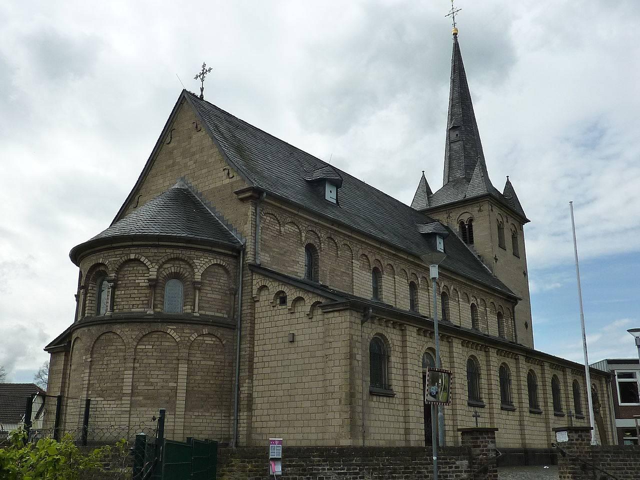 Blick auf den Chor und das südliche Seitenschiff