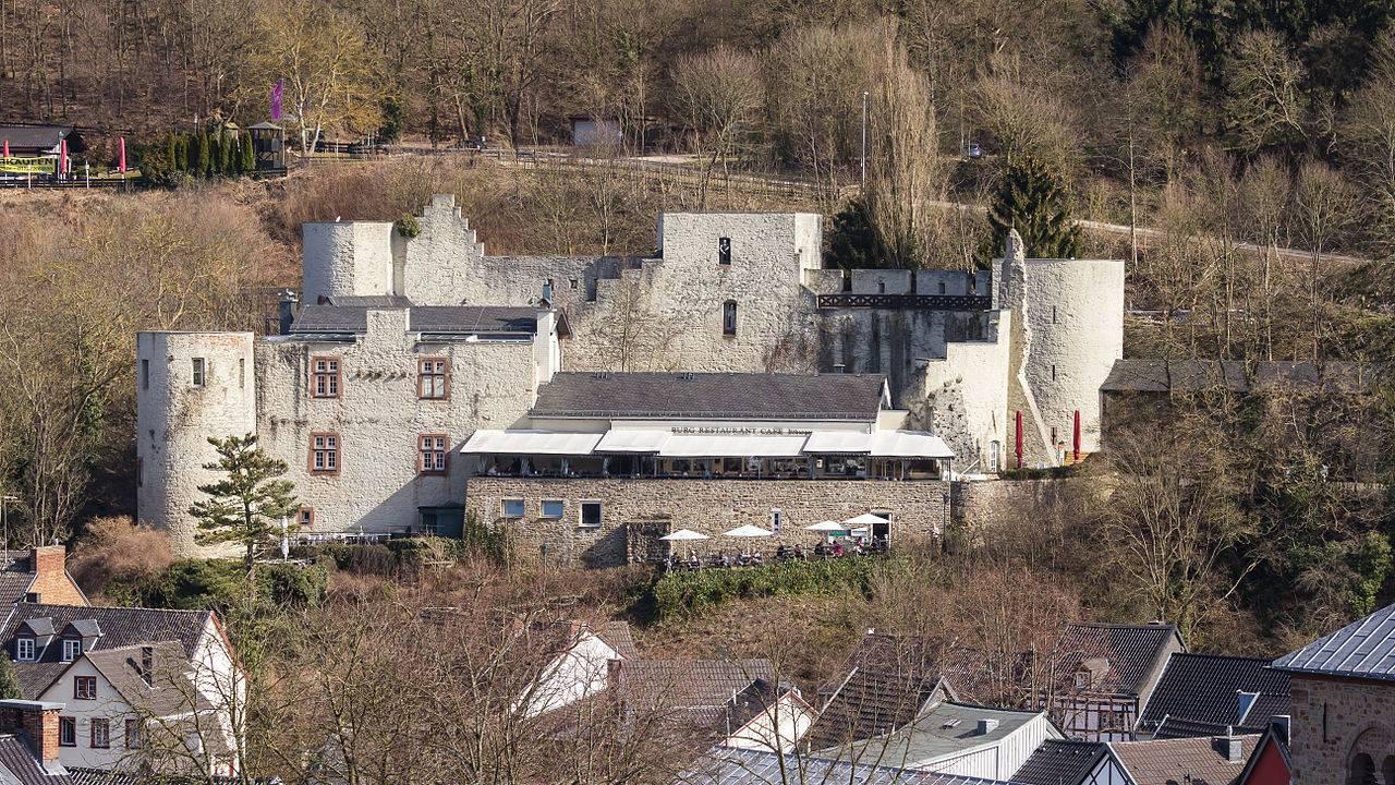 Ruine der mittelalterlichen Burg von Bad Münstereifel