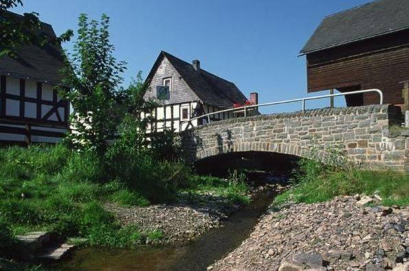 Rundbogenbrücke an der Brückenstraße