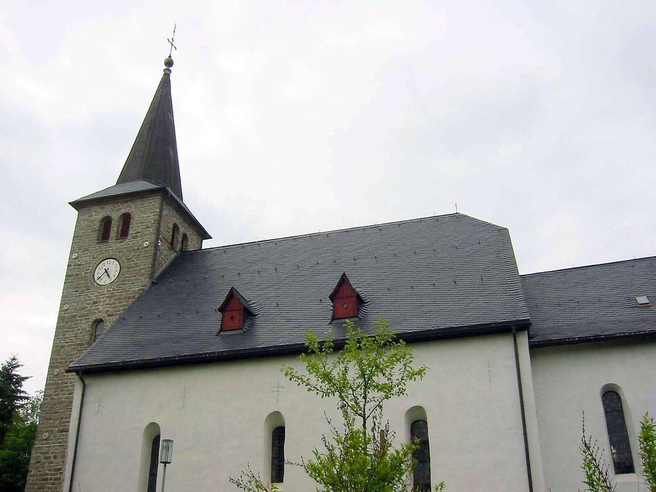 seitliche Ansicht der evangelischen Kirche von Bad Berleburg-Elsoff
