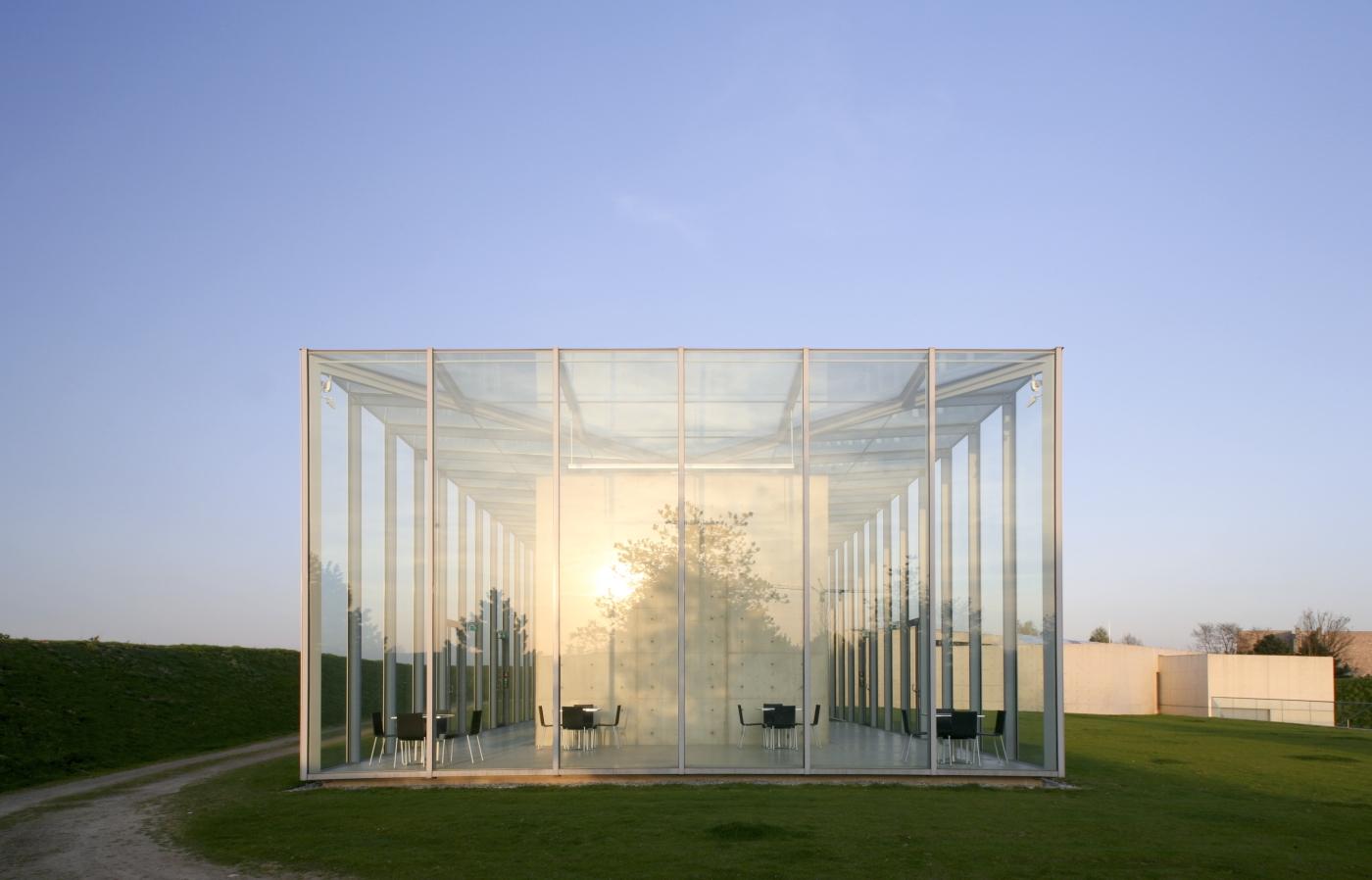Betonkern mit Glashülle