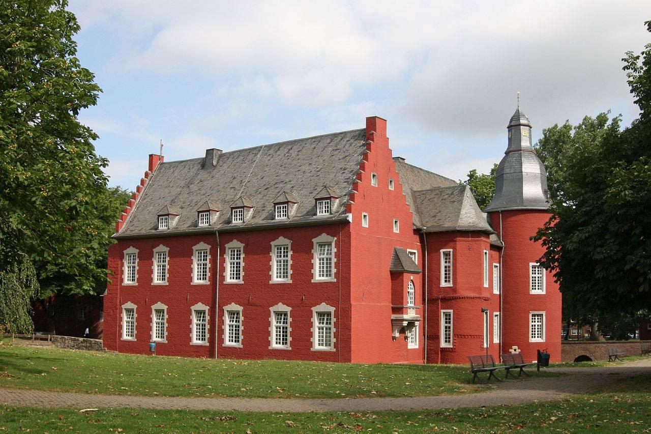 Burg Alsdorf, Ostflügel Gartenseite