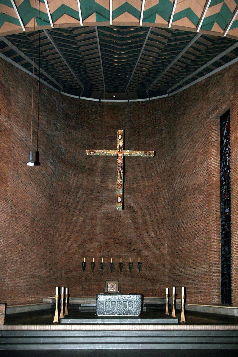 Altarbereich Friedenskirche Abtei Königsmünster