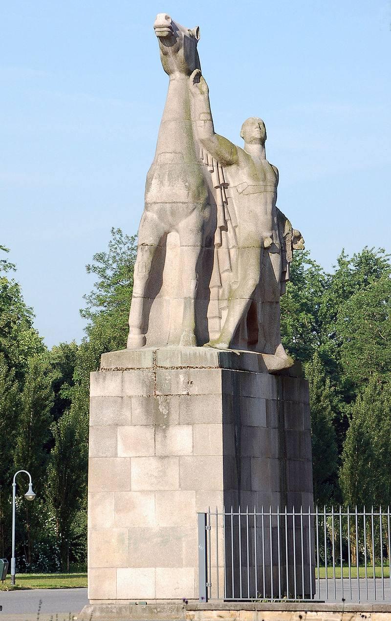 einer der Rossebändiger von Edwin Scharff