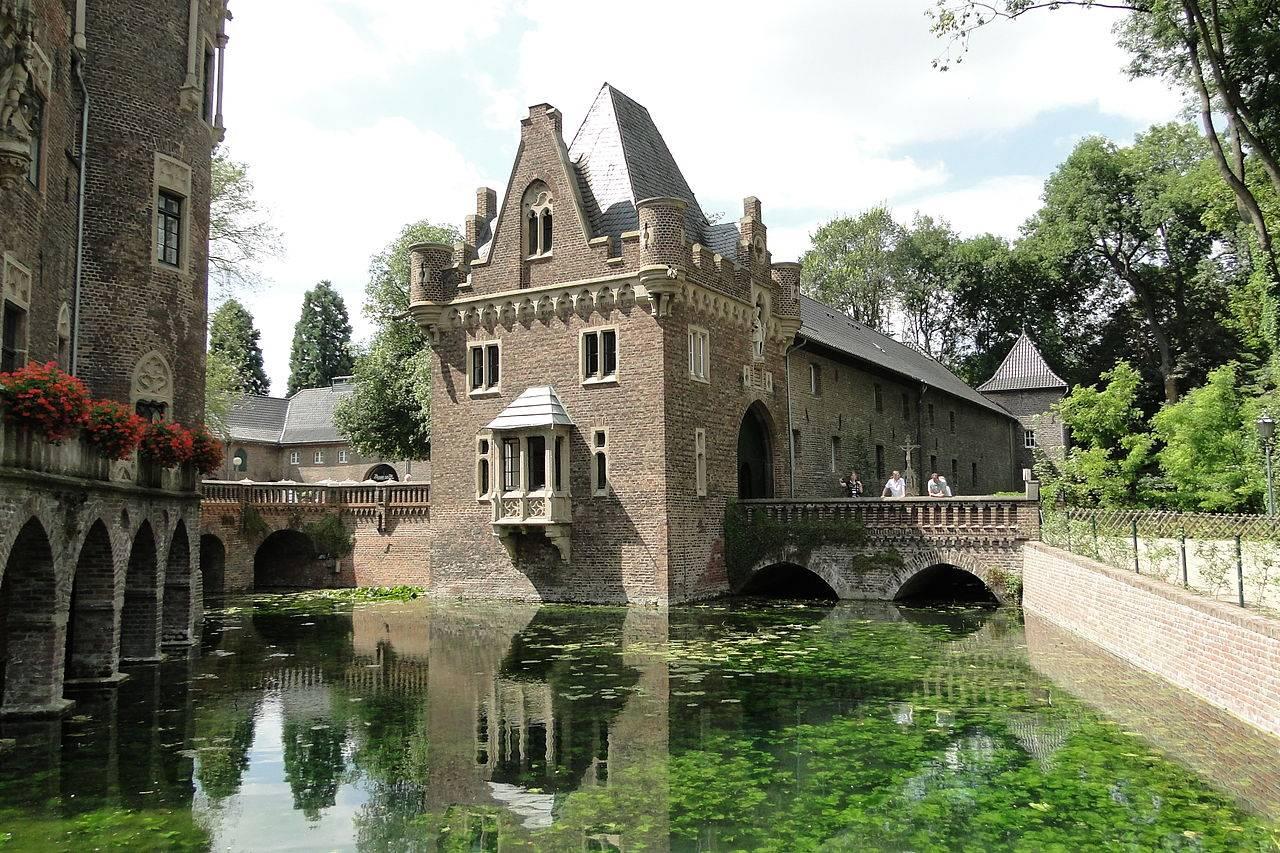 Schloss Paffendorf, nördliches Torhaus der Vorburg