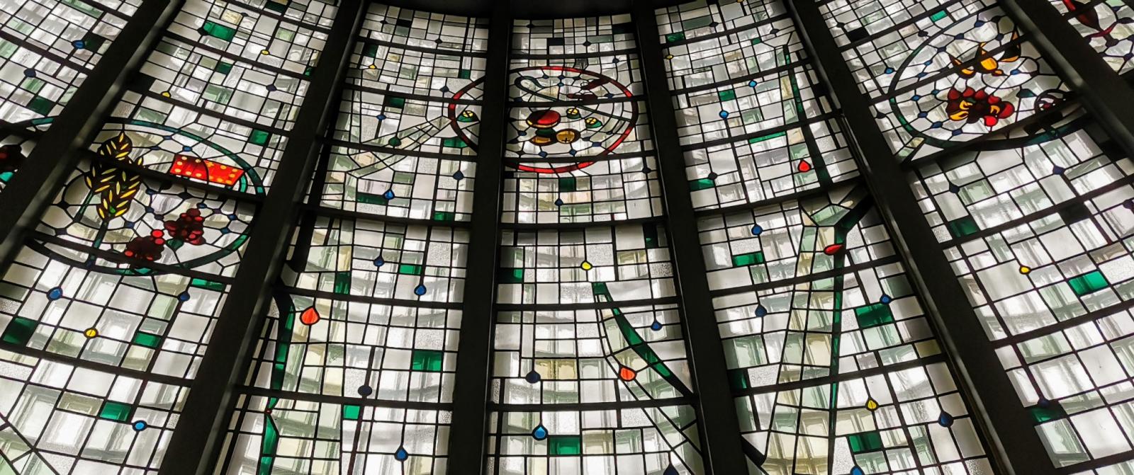 Detailansicht Glasfenster Chor